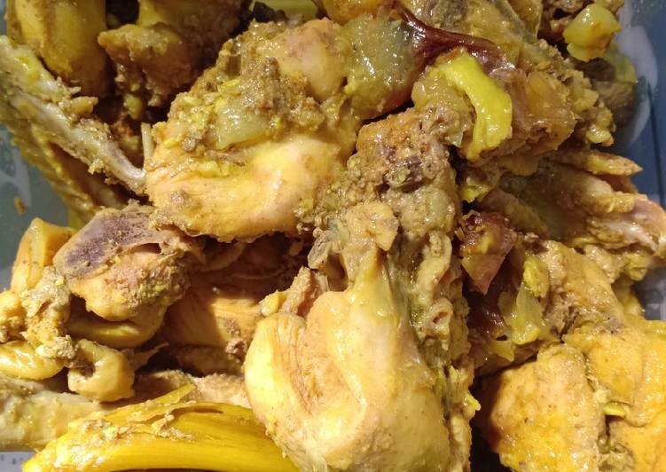  Resep Ayam Ungkep Empuk  oleh riiiizkaa Cookpad