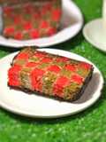 SpongeCake coklat-raspberry (motif dadu)