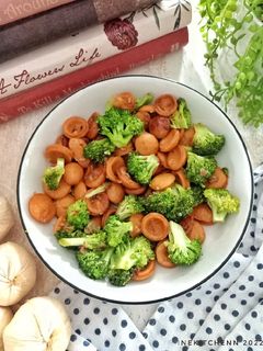 Foto resep Tumis brokoli sosis