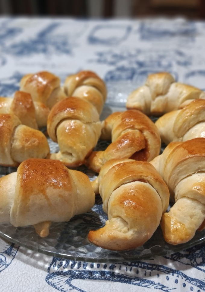 Una foto de Medialunas rellenas! 🥐