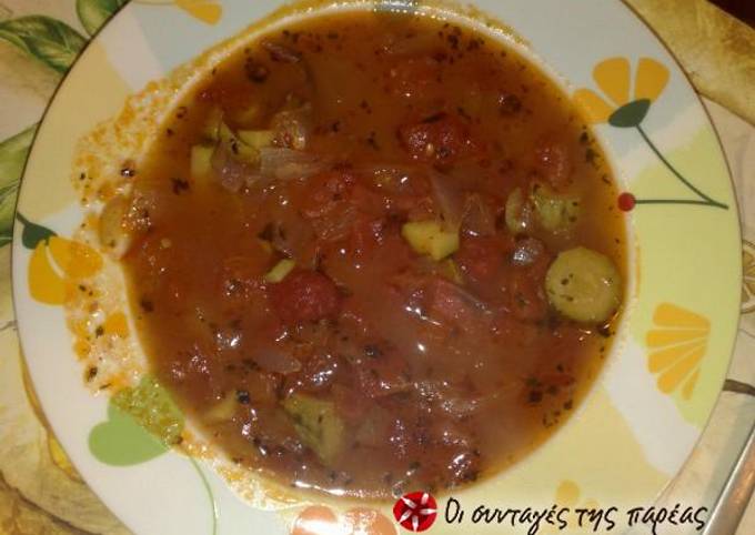 κύρια φωτογραφία συνταγής Μεθυσμένη σούπα λαχανικών Νόρας με βασιλικό & ούζο