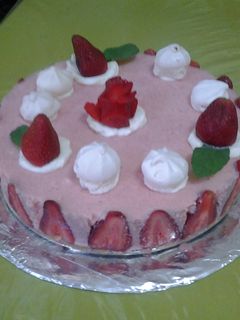 Una foto de Torta mousse de frutilla