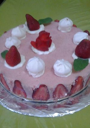 Una foto de Torta mousse de frutilla
