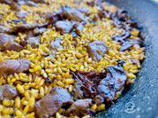 Una foto de arroz con trufa