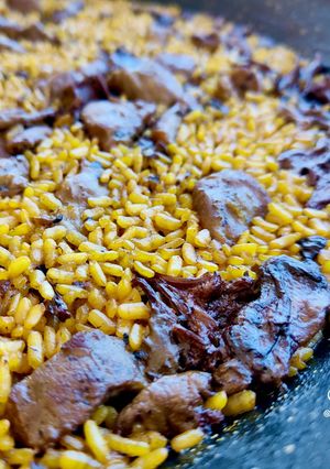 Una foto de Arroz Trufado con Carrillada y Seta Senderilla