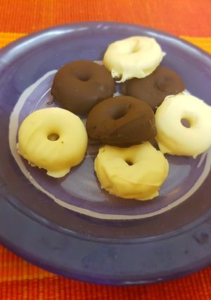 Una foto de Filipinos de orange y lemon curd