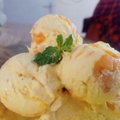 A picture of Mango🥭 ice cream🍦.