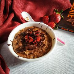 A picture of Chocolate Strawberry Oatmeal.