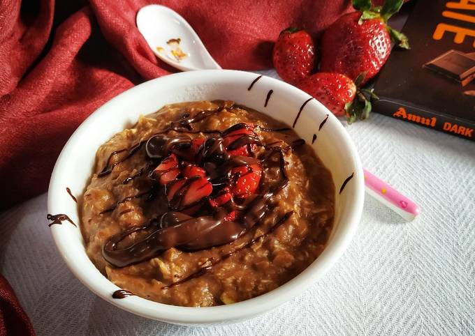 How to Make Homemade Chocolate Strawberry Oatmeal