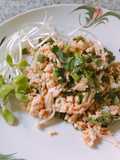 ลาบ อกไก่ใส่เห็ดเข็มทอง(คลีน)