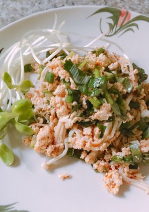 รูปของ ลาบ อกไก่ใส่เห็ดเข็มทอง(คลีน)