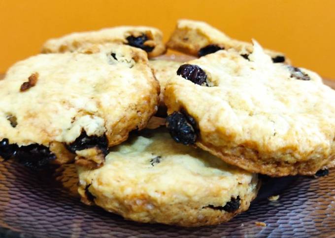 Galletitas de vainilla y pasas de uvas 😋😋 Receta de Kathrin 🌺- Cookpad