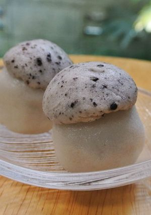 A picture of Kinoko: Mushroom - Jouyo Manju (Wagashi).