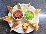 Una foto de quesadillas de papa