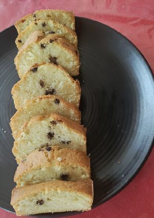 A picture of Chocochips vanilla tea cake.