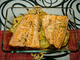 Salmón al horno con patatas y cebolla