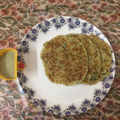 A picture of Rava uttapam.