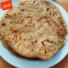 A picture of Cauliflower pratha.