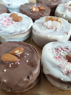 Una foto de Alfajores de chocolate