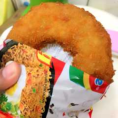รูปของ Donat indomie