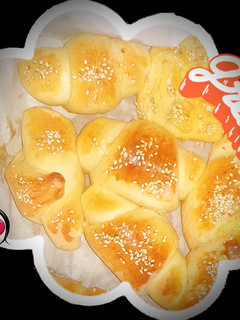 A picture of Dinner rolls 2.