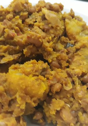 A picture of Porriage beans and plantain.