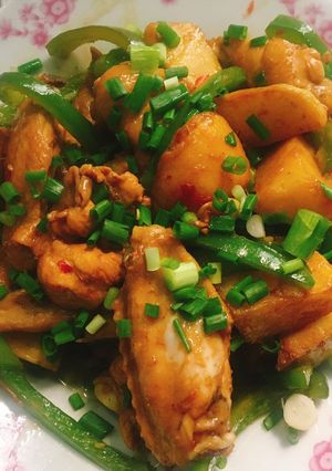 Hình của món Cánh gà hầm khoai tây.