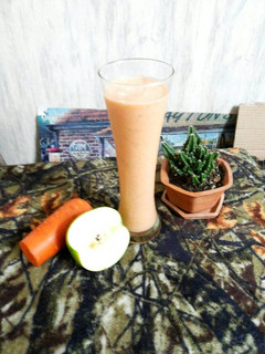 A picture of Apple Carrot Soymilk Smoothies.