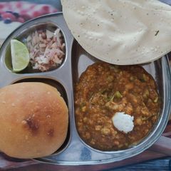 A picture of Mumbai Style Butterpav Bhaaji.