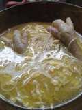 Caldito de fideos con patitas🍜