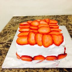 A picture of Fresh Strawberry cake.