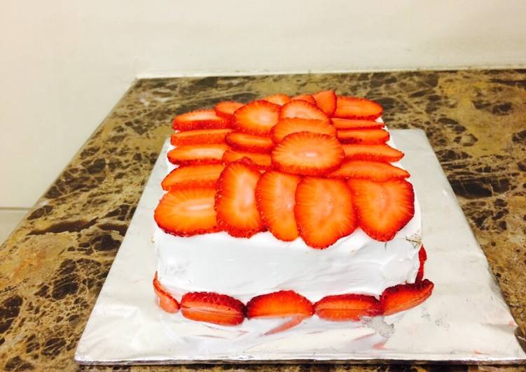 Fresh Strawberry cake