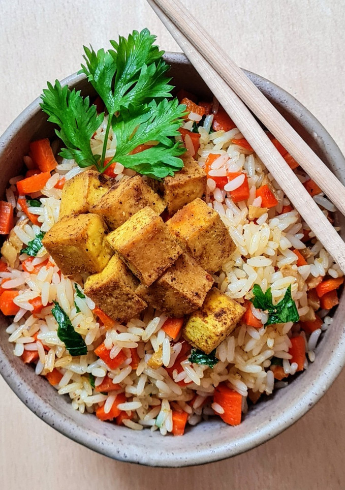 Una foto de Arroz frito estilo asiático, una de las 100000 formas de prepararlo🍚 arroz picantito al jengibre