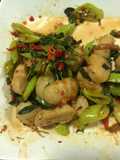 ผัดเผ็ดลูกชิ้นปลา