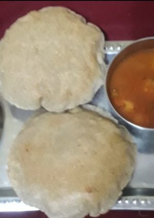 कुट्टू की पूरी (kuttu ki poori recipe in Hindi) रेसिपी मुख्य फोटो