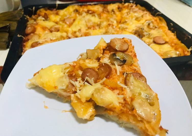 Resep Pizza chesee sosis jamur Anti Gagal