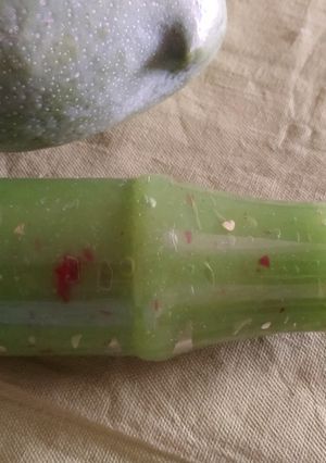 A picture of Green Mango sauce.