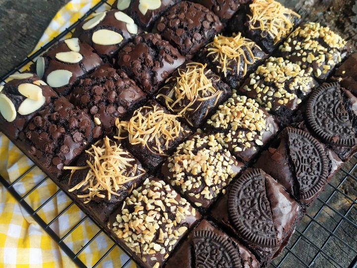 Langkah Gampang Membikin Resep Shiny crust fudgy brownies yang Lezat Anti Ribet, Lezat