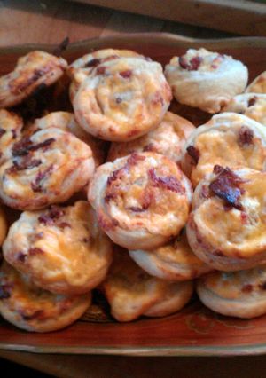 A picture of Tinklee's Bacon & Cheese Pinwheels.