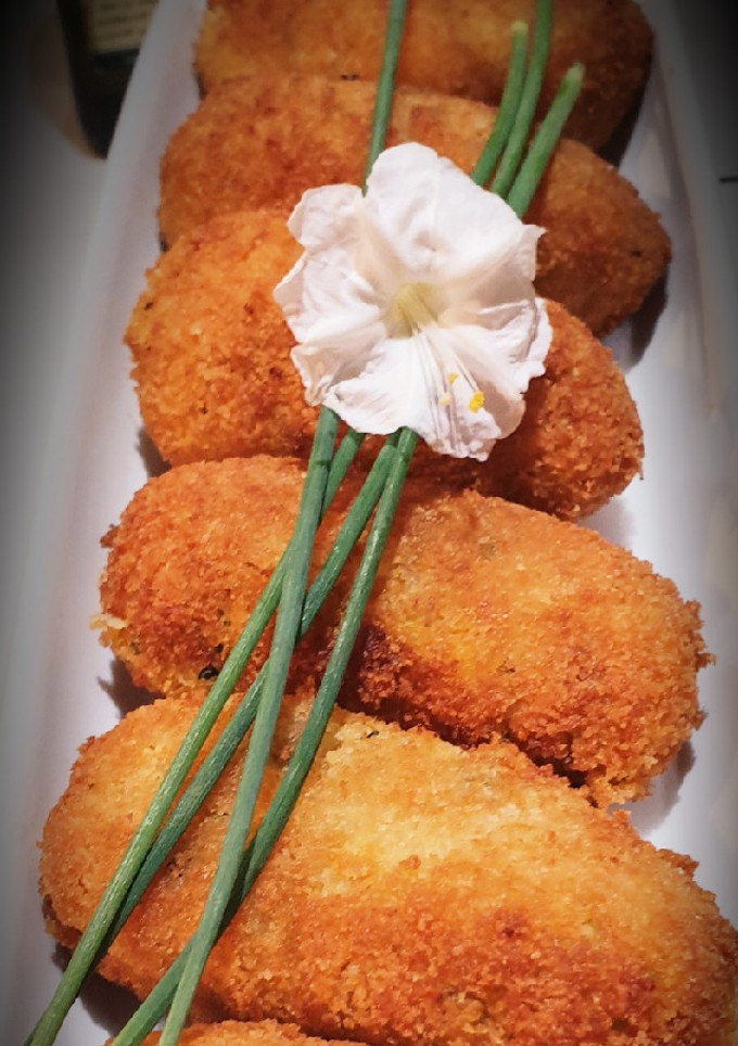 Una foto de Croquetas veggie de batata y calabacín
