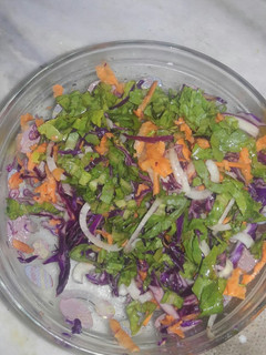 Una foto de Ensalada multicolor