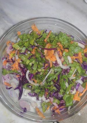 Una foto de Ensalada multicolor