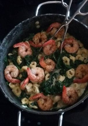 A picture of Creamed Spinach Tortellini with Shrimp.