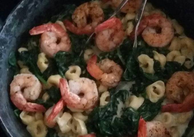 Creamed Spinach Tortellini with Shrimp