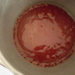 A picture of Hot and sweet sauce.