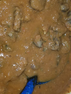 Una foto de Criadilla y riñones en salsa