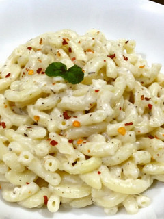 A picture of White sauce macaroni.