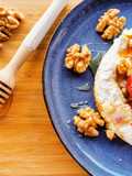Queijo no Forno com Mel e Framboesas