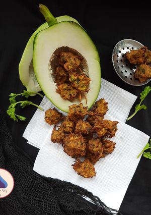 कच्चे पपीते के पकोड़े (Raw Papaya Pakoda recipe in Hindi) रेसिपी मुख्य फोटो