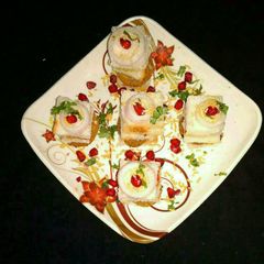 A picture of Bread sandwich with soya chunks.
